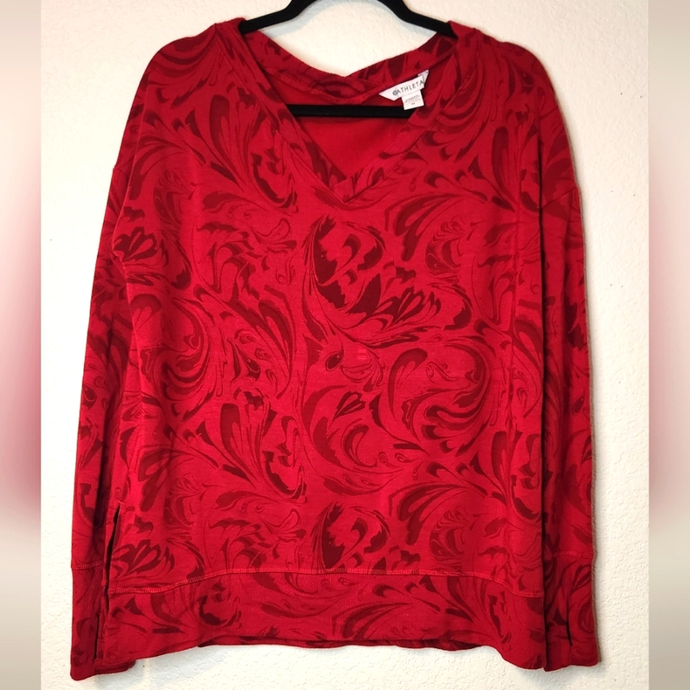 Athleta Coaster Luxe V-Neck Agate‎ Red Paisley, Size M